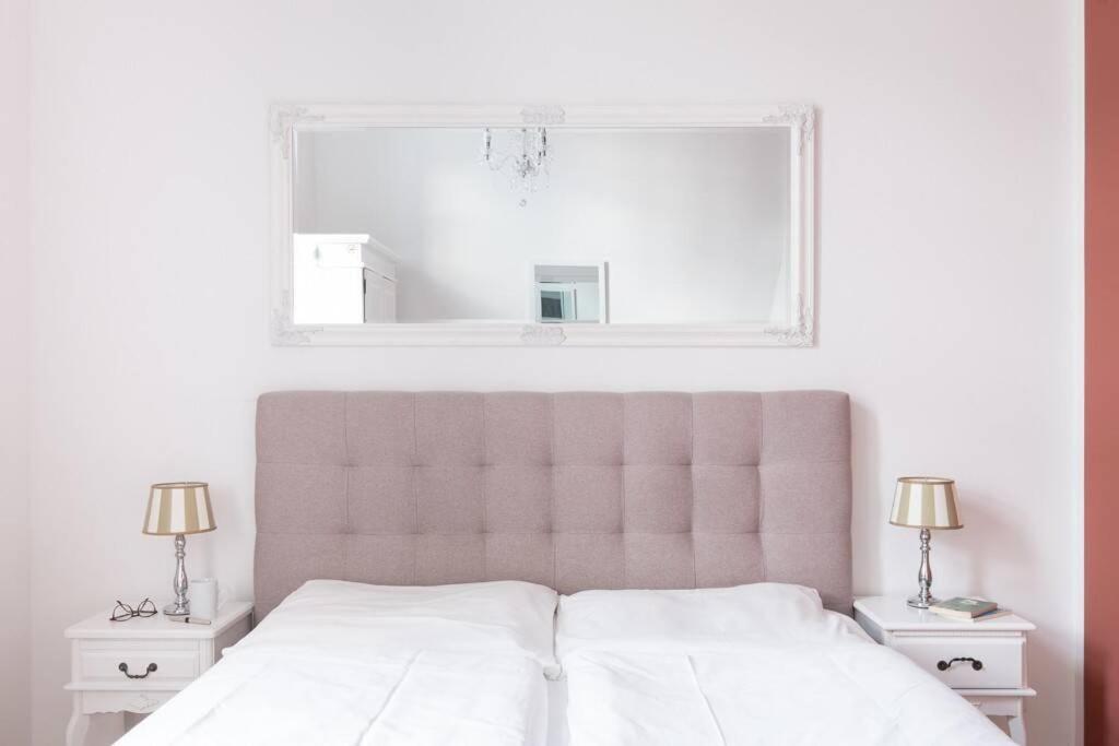 Sc 05 By Rockchair Apartments L Superhost Status L 2 Bedrooms Boxspringbeds Balcony Elevator - Cozy Family & Business Flair Welcomes You! Berlín Exterior foto