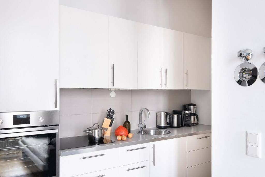 Sc 05 By Rockchair Apartments L Superhost Status L 2 Bedrooms Boxspringbeds Balcony Elevator - Cozy Family & Business Flair Welcomes You! Berlín Exterior foto
